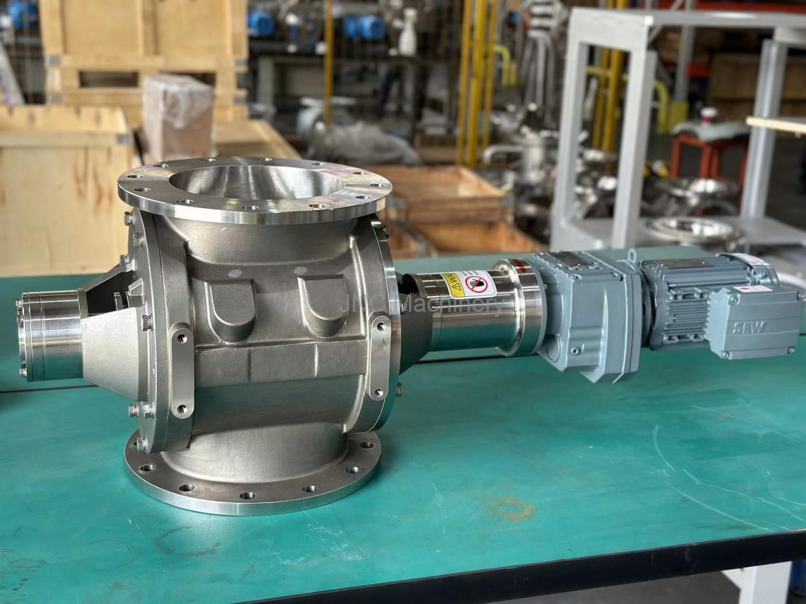 Rotary airlock valve